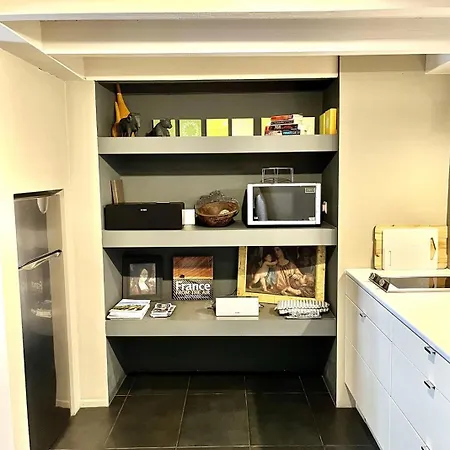 Studio 42, Apartment
