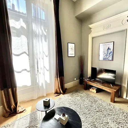 Studio 42, Apartment